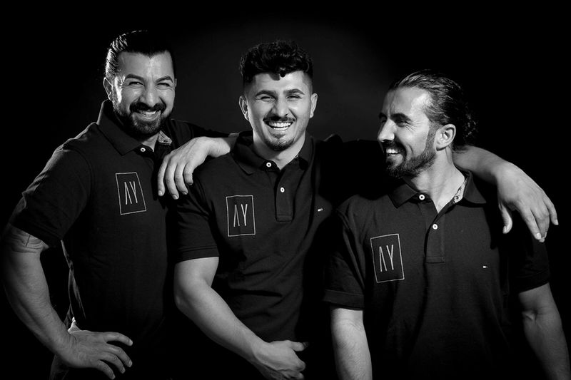 Les 3 frères Ayverdi fondateurs des restaurants: Hüseyin, Ali, et Murti Les 3 frères Ayverdi fondateurs des restaurants: Hüseyin, Ali, et Murti